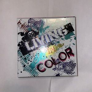 “Living in Color” Eye Shadow Palette